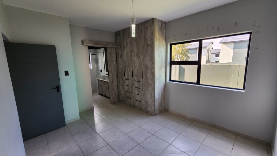 To Let 3 Bedroom Property for Rent in Waterval East North West